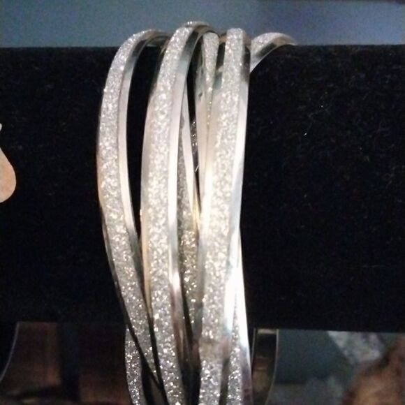 Infinity style bangle bracelets  - Picture 4 of 5